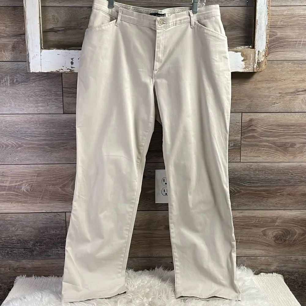 LEE Relaxed Fit Tan Straight Leg Pants Classic Stretch Women's Size 12 Short